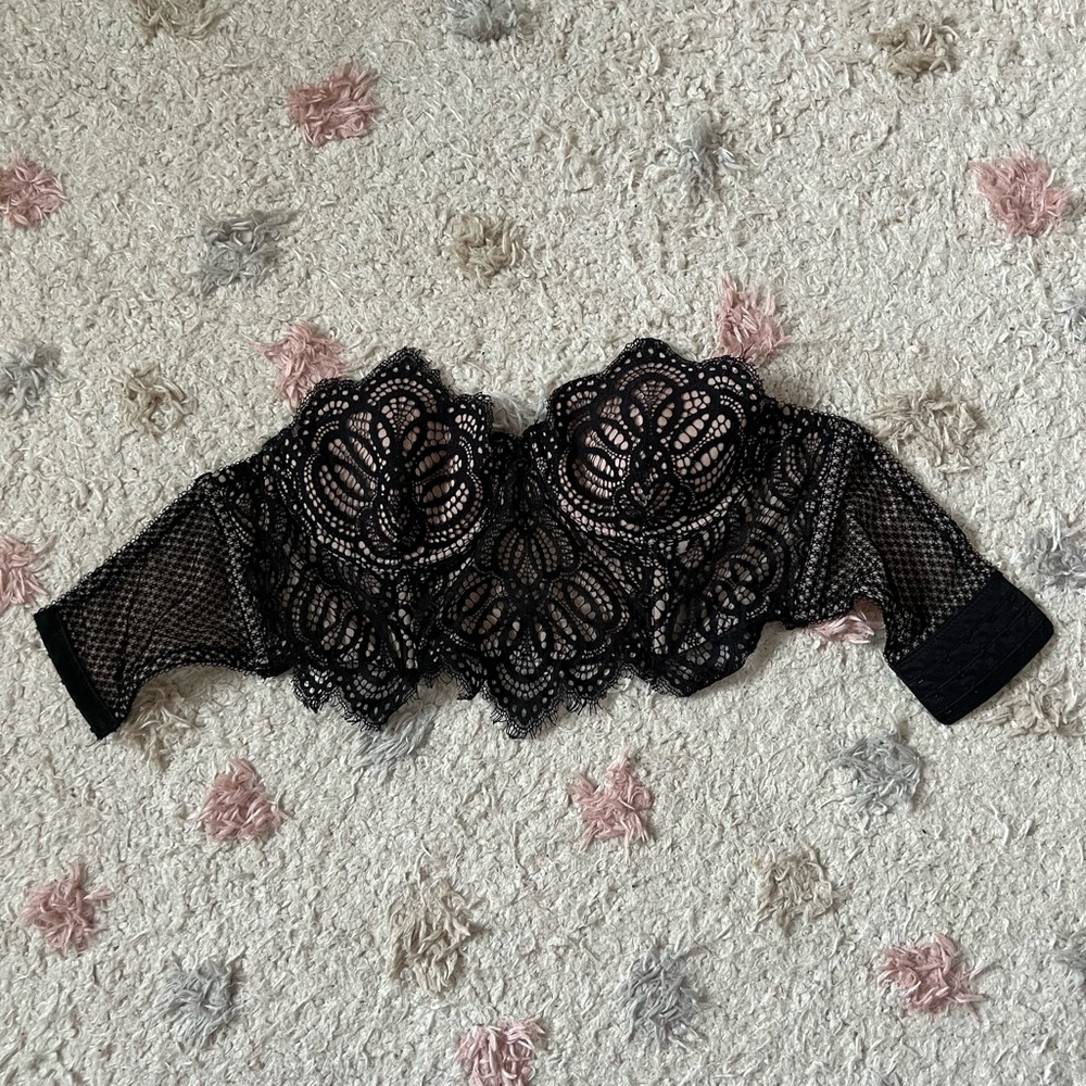 Dynamite Black Lace top